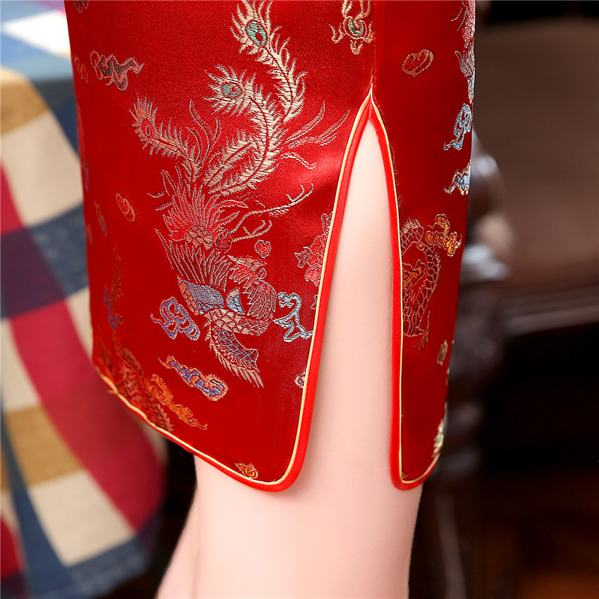 We offer a wide range of Tang suits, cheongsams, dragon and phoenix short flags, red performance costumes, new large-sized daily banquets, and wholesale embroidered brocade cheongsams that reach the k Specification drawing