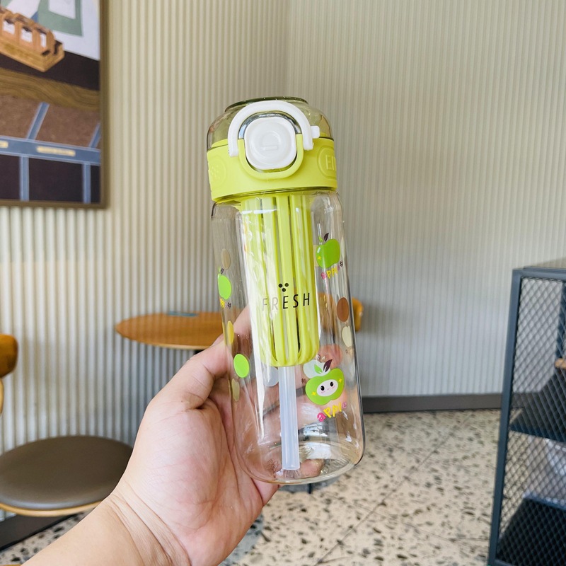 B93-2543 Portable outdoor student plastic water bottle with shoulder strap and direct drinking straw, high appearance level Application Scenario
