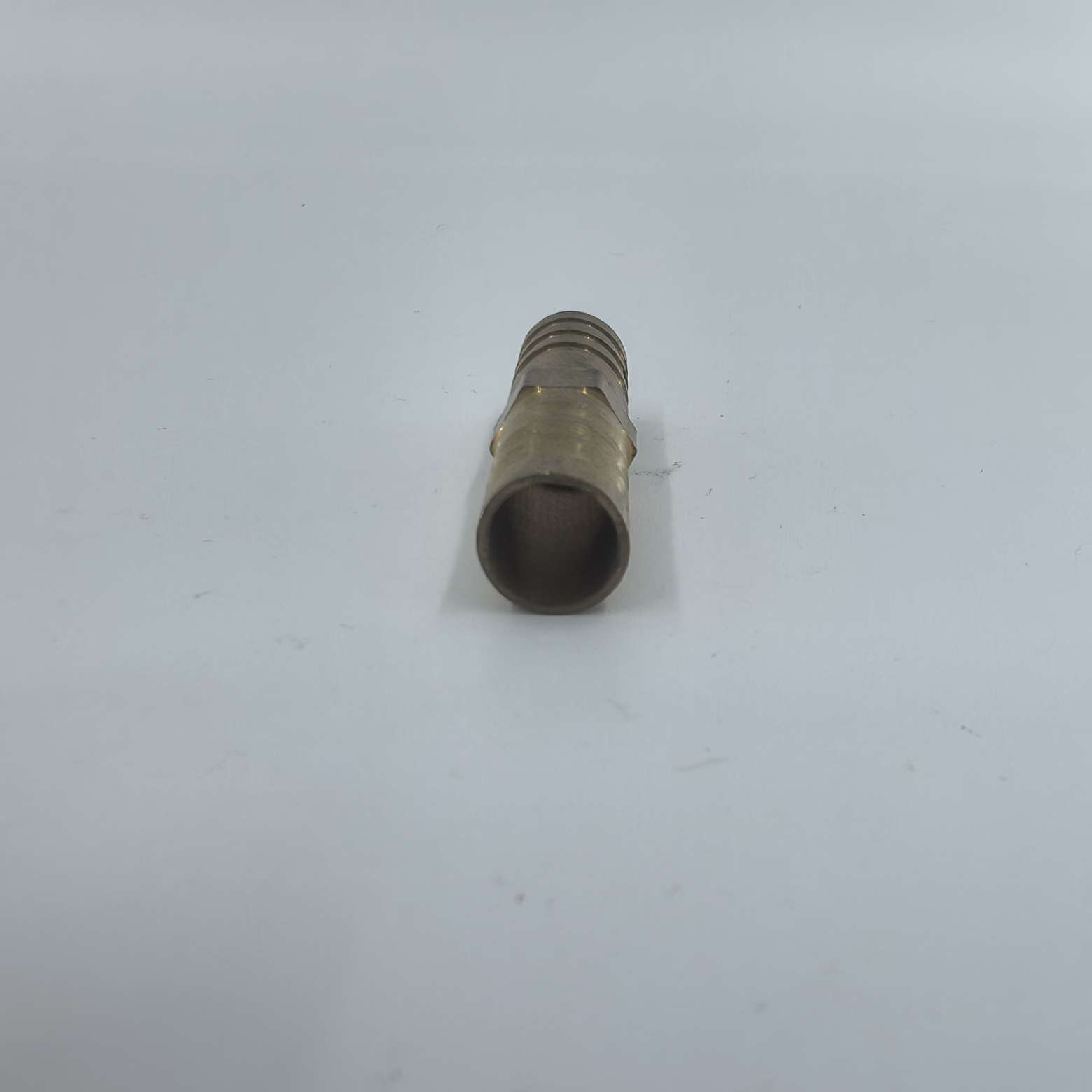 All-copper thickened one-piece forged explosion-proof and leak-proof inner and outer wire water heating copper joint detail image 4