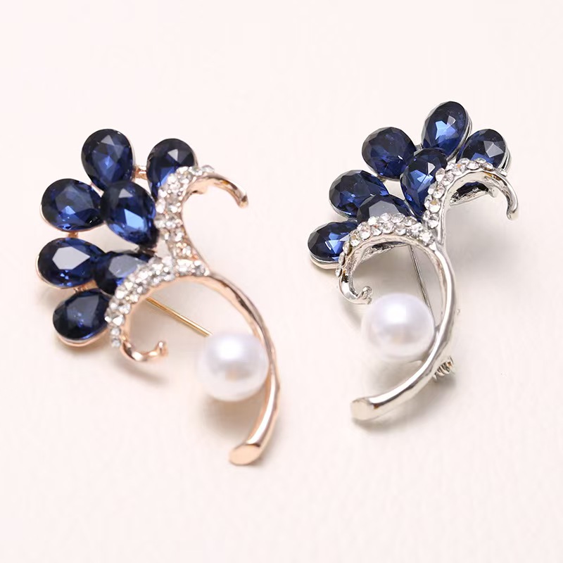 Crystal glass brooch, black blue diamond alloy brooch, rose gold white K water diamond brooch, factory direct sales, in stock supply pic 3
