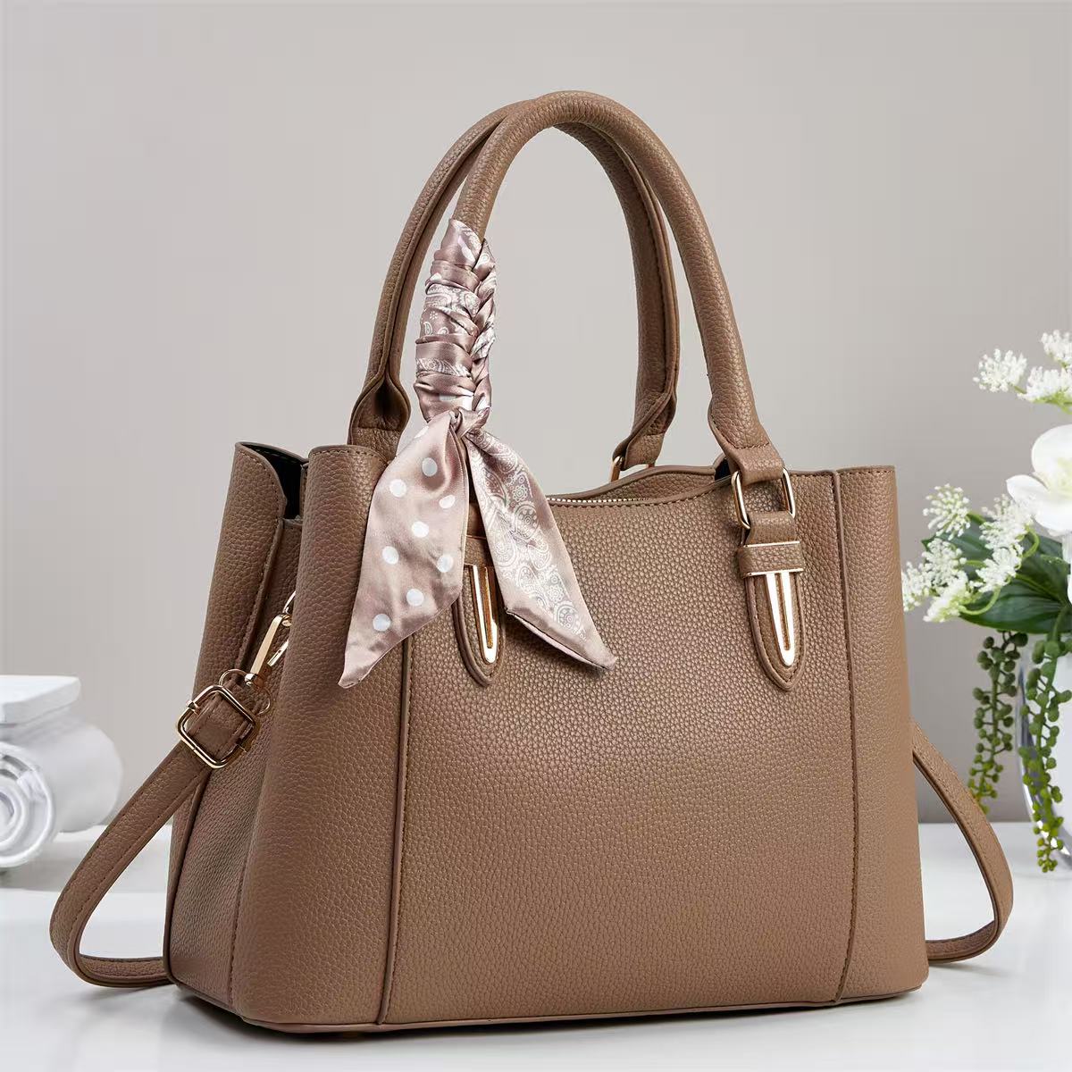 High-quality women's sachet, fashionable women's crossbody bag. PU women's high-quality sachet, fashionable women's crossbody bag detail image 4
