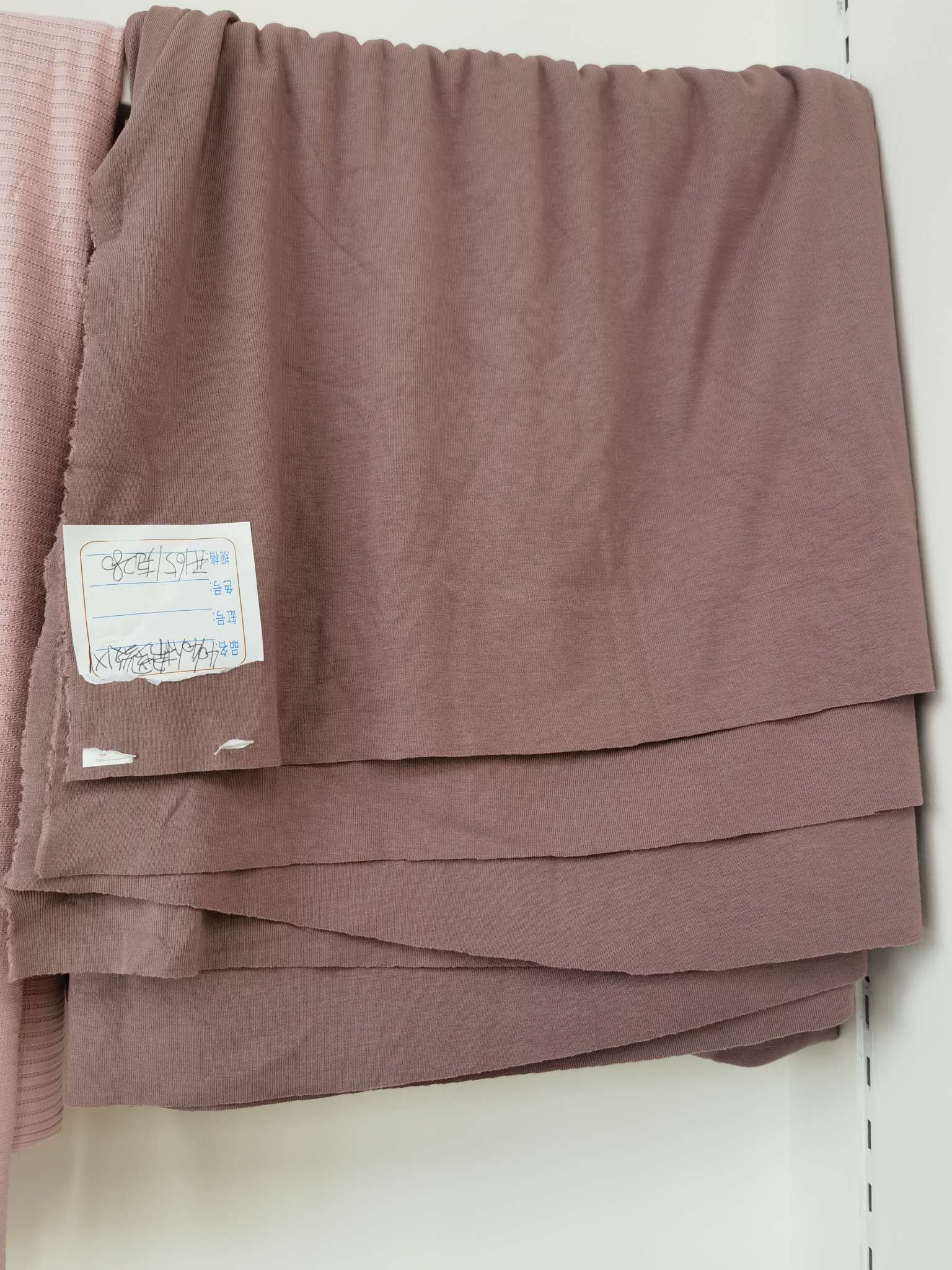 Textile fabrics are multi-functional, environmentally friendly and comfortable. Clothing fabrics are available in multiple colors details Picture