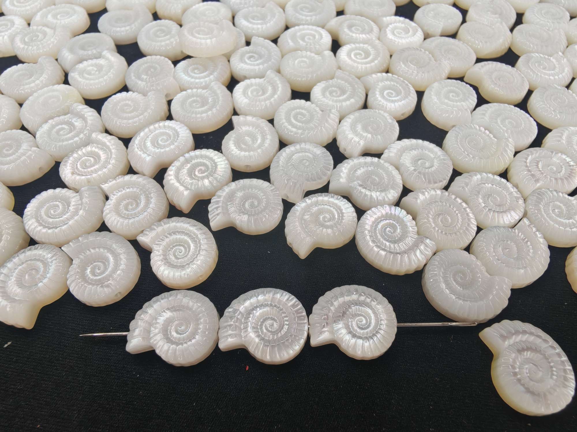 天然贝壳DIY饰品配件海螺形状精雕手链项链耳环吊坠DIY配件潮玩配件细节图