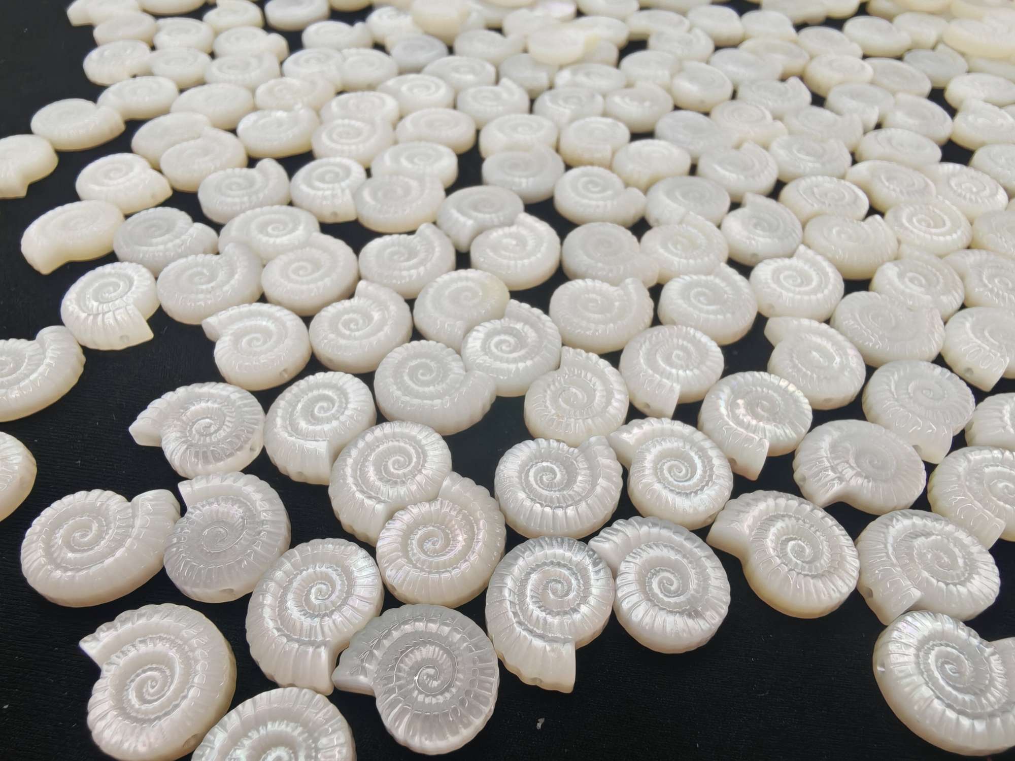 天然贝壳DIY饰品配件海螺形状精雕手链项链耳环吊坠DIY配件潮玩配件详情图2