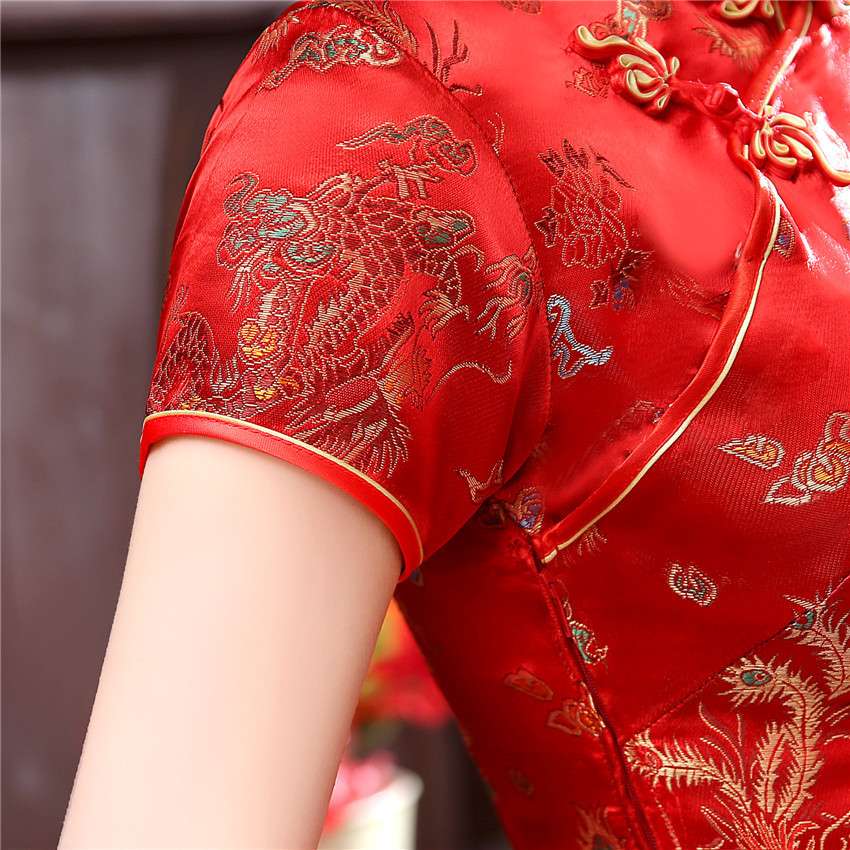 We offer a wide range of Tang suits, cheongsams, dragon and phoenix short flags, red performance costumes, new large-sized daily banquets, and wholesale embroidered brocade cheongsams that reach the k Application Scenario