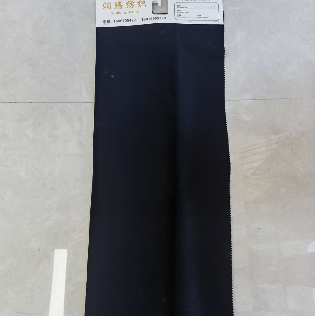 The flannel fabric is black Specification image