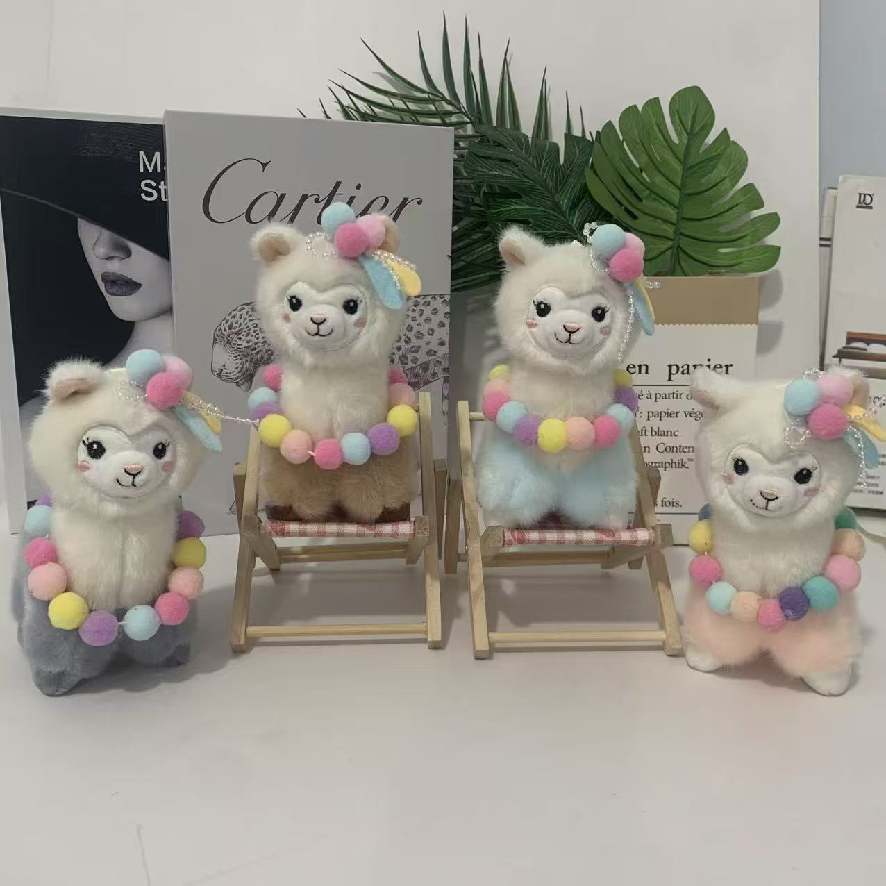 Starting batch: 4-inch plush trinkets with colorful balls, alpacas, creative designs, claw machines, dolls, key pendants, car schoolbags, hanging decorations, gifts, cartoon transformation keychains, dressing-up dolls, hanging trinkets, plush toys, cute wholesale