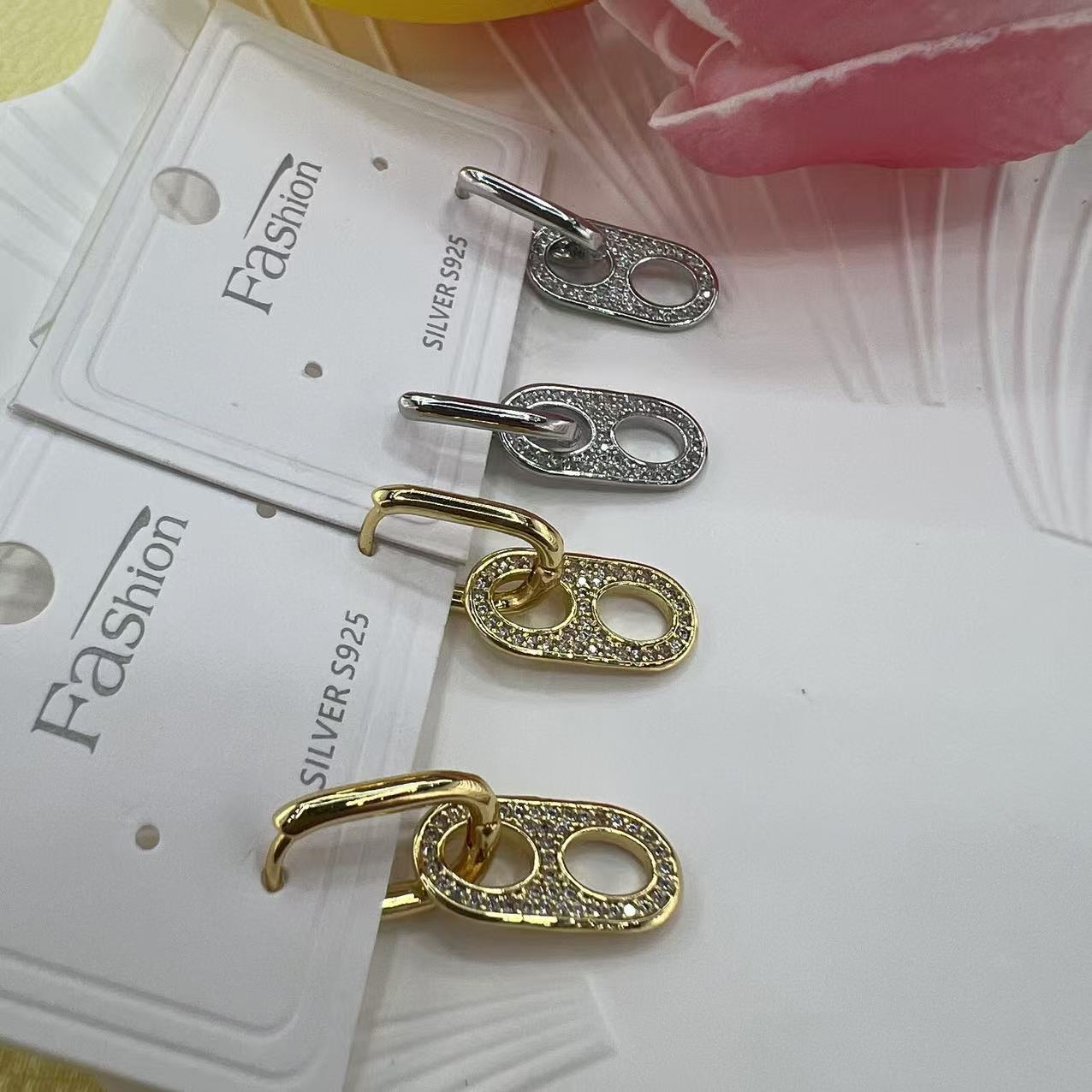 New trendy and creative round zircon ear buckles, simple silver needle ear studs, women's pure copper gold-plated all-purpose teardrop earrings