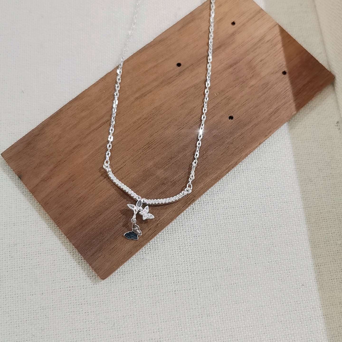 Pure silver smiling butterfly necklace detail image 4