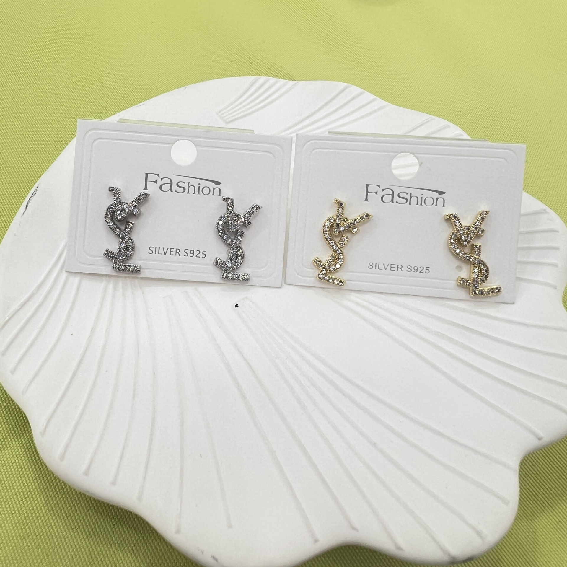 French-style chanel-style micro-inlaid zircon double-sided letter earrings and ear buckles for women, light luxury, simple and individual, exquisite and versatile earrings