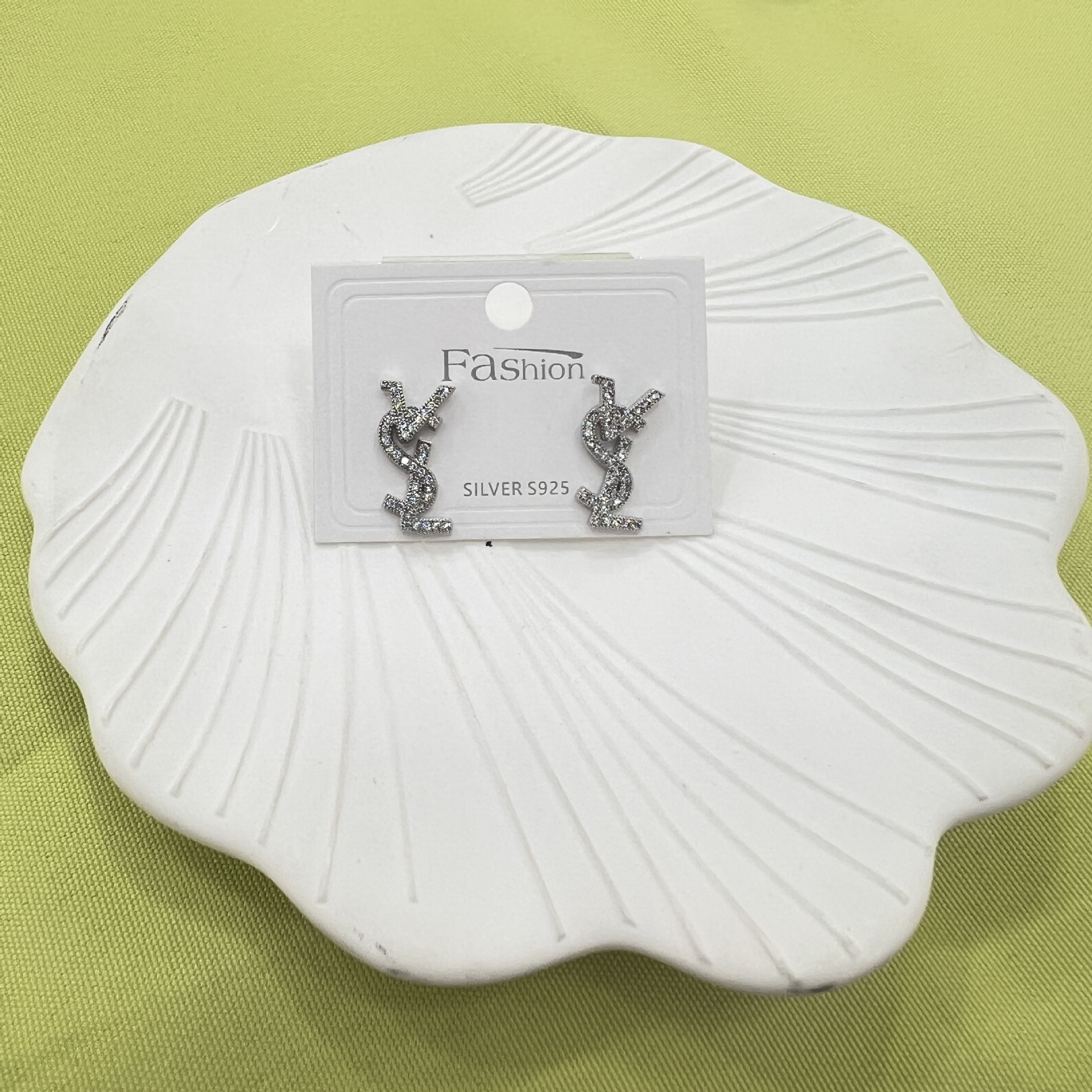 French-style chanel-style micro-inlaid zircon double-sided letter earrings and ear buckles for women, light luxury, simple and individual, exquisite and versatile earrings Specification image