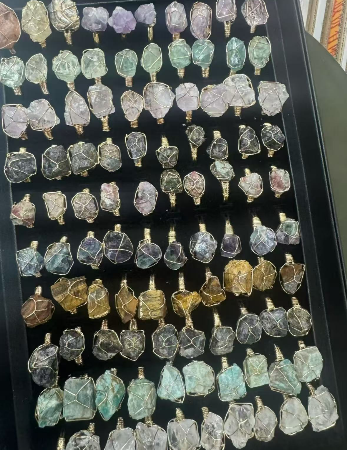 【 Yajinpei Jewelry 】 Cross-border Foreign Trade Random Fashion Natural Stone Adjustable Ring (Color randomly sent) Application Scenario