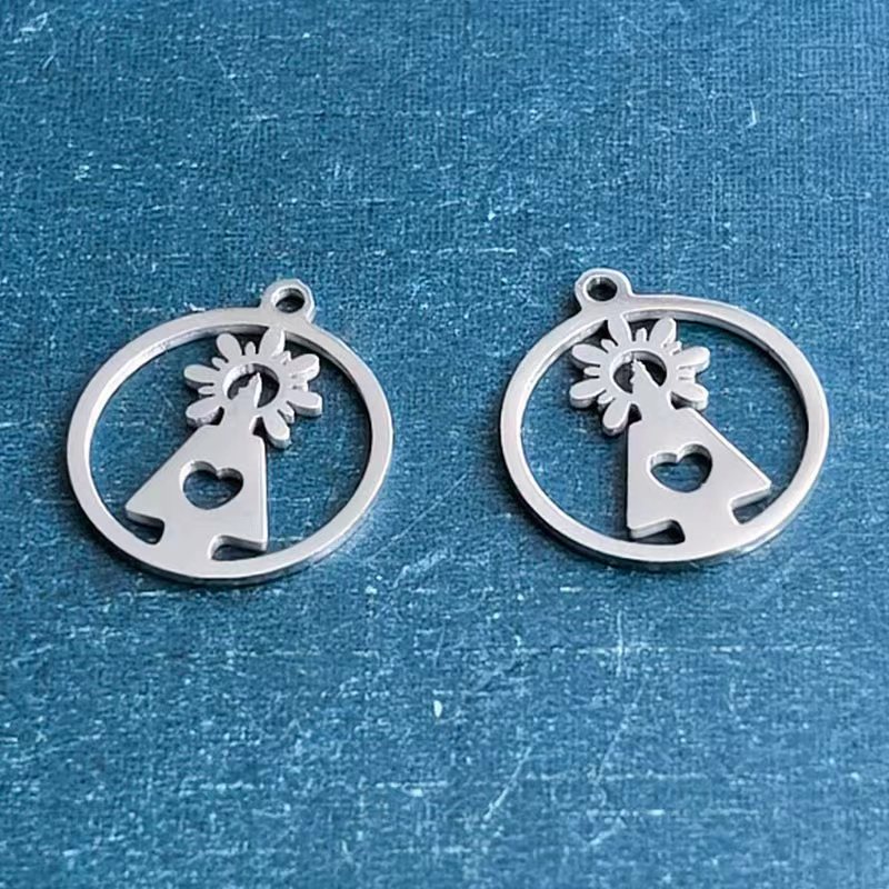 Cross-border foreign trade titanium steel and stainless steel heart-shaped tower, elegant necklace, pendant, bracelet, collarbone chain, DIY accessory trend Cross-border foreign trade titanium steel and stainless steel heart-shaped tower, elegant necklace, pendant, bracelet, collarbone chain, DIY accessory trend