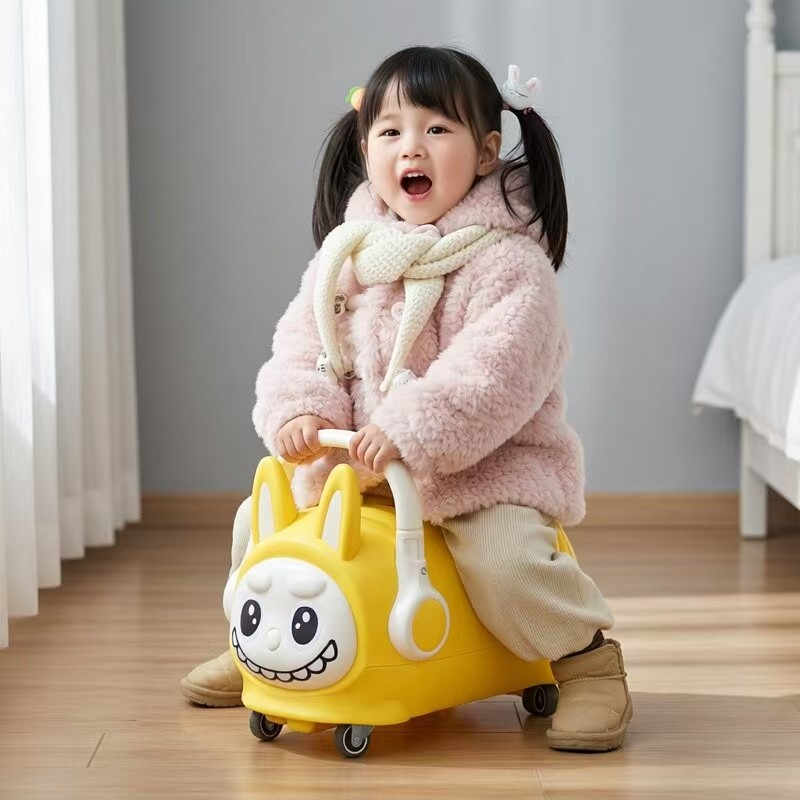 LQ-2025新款滑行车，颜值品质性价比同在线的产品4合1滑行车白底实物图