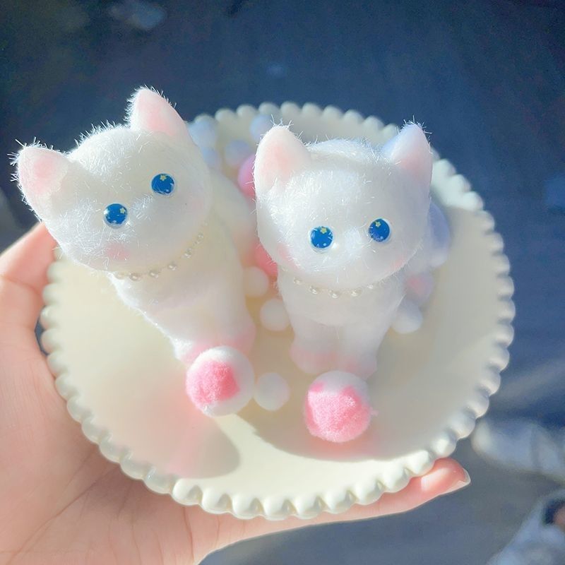 可爱灵动猫玩具