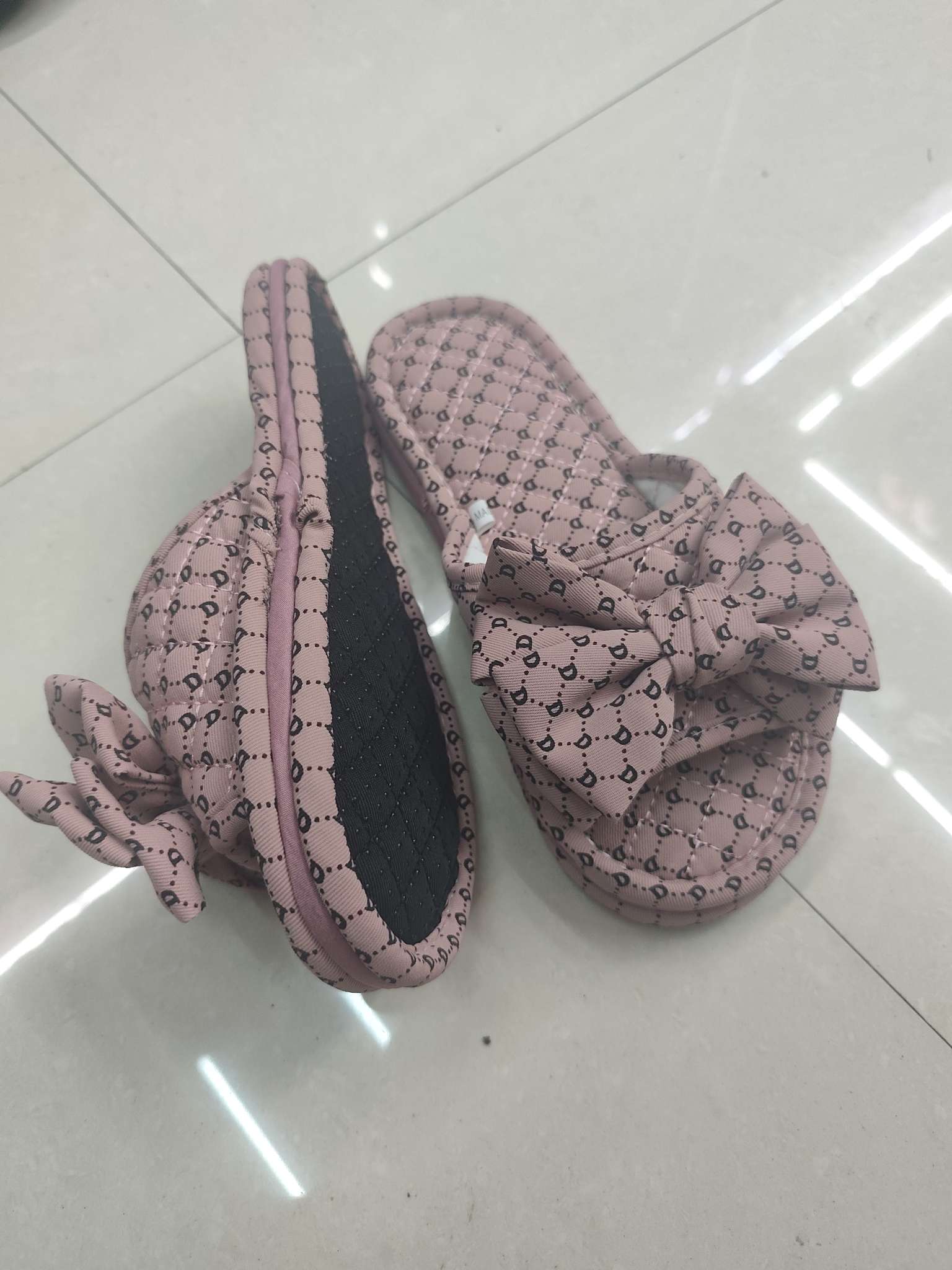 Bowknot fabric silent Home Lady washable slippers Letter fabric bottom slippers Home slippers Indoor slippers Cotton silent slipper details Picture