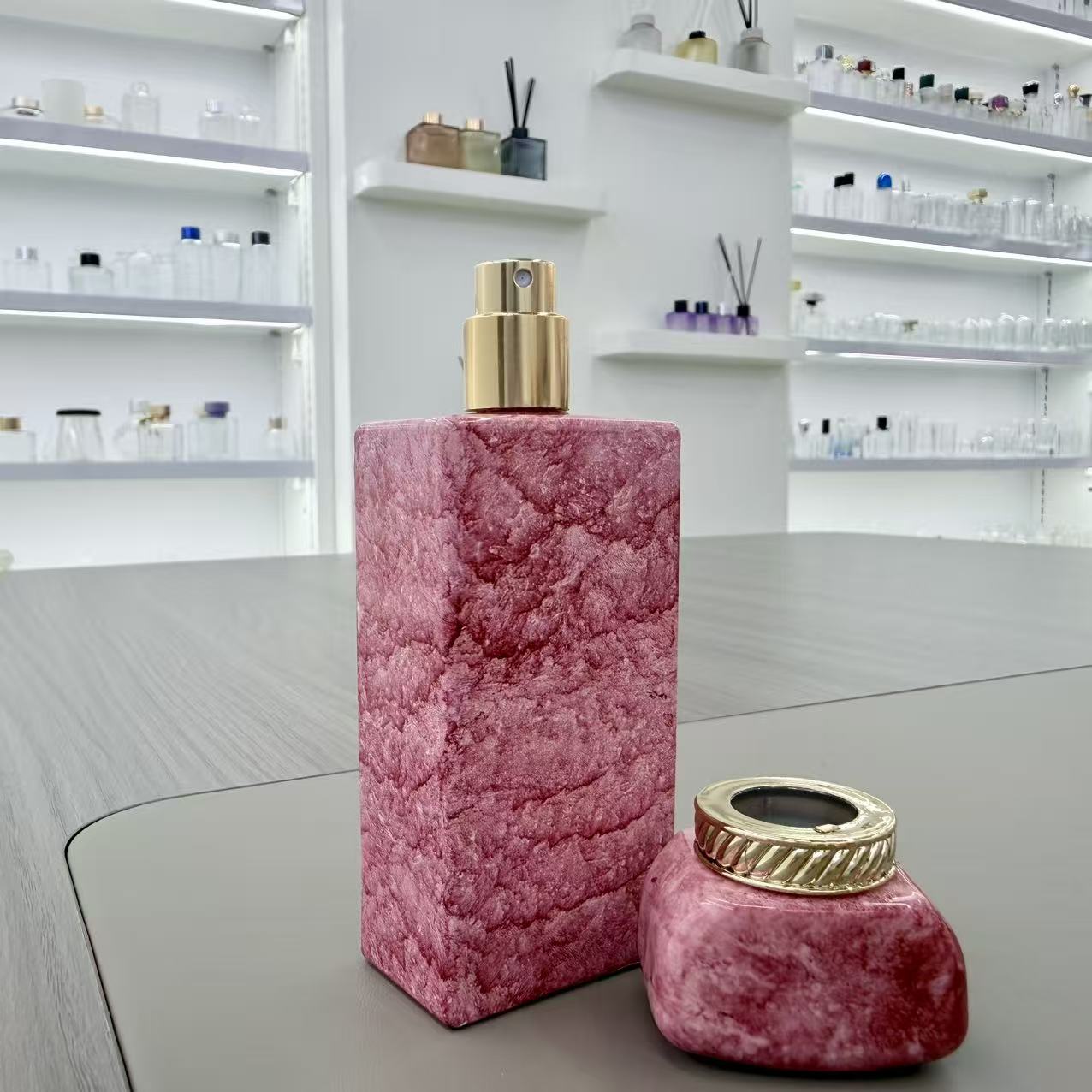口红管/彩妆包材/中东香水/纸盒彩盒/50ml香水瓶产品图