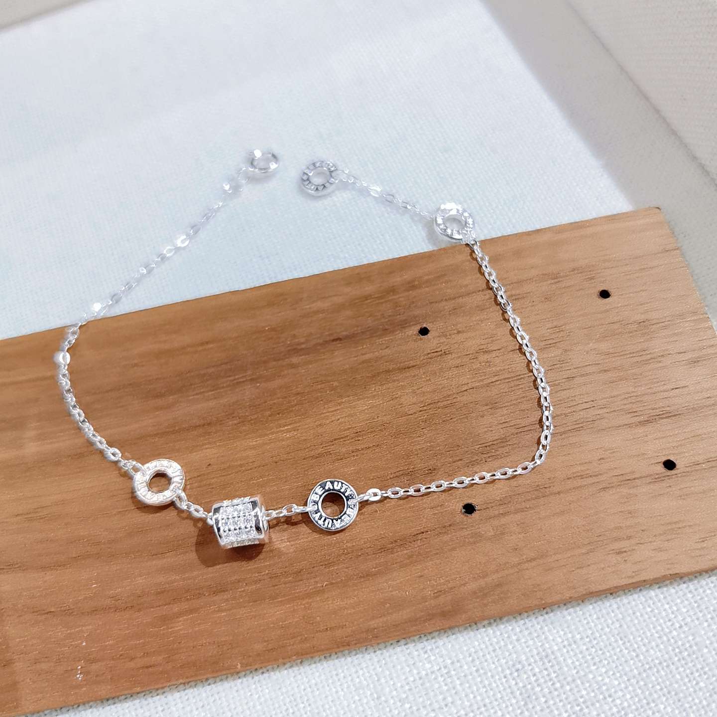The S990 pure silver micro-inlaid waist bracelet is simple, versatile, niche and exquisite Specification image