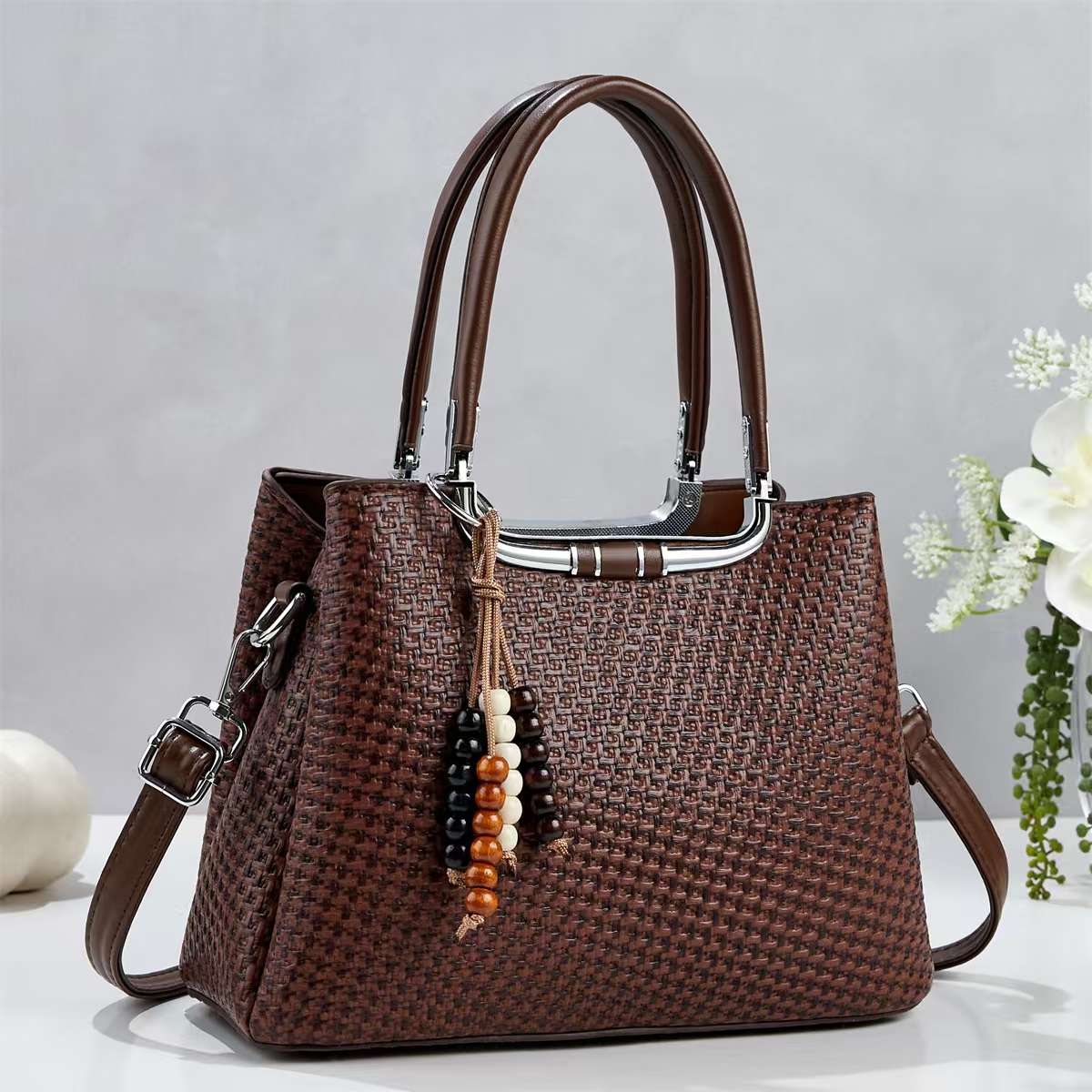 High-quality women's sachet, fashionable PU women's sachet, women's crossbody bag Application Scenario