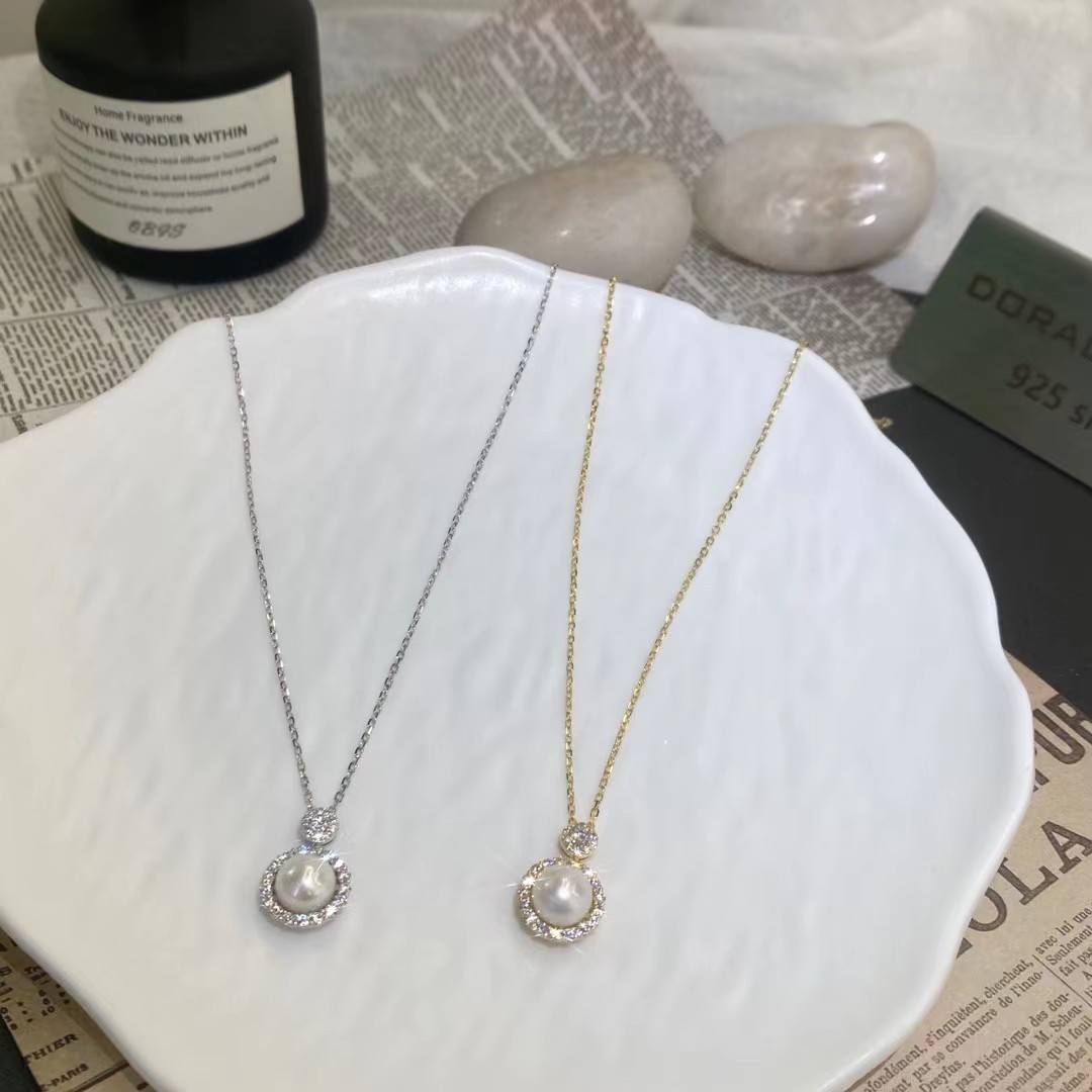 Pearl and diamond necklace