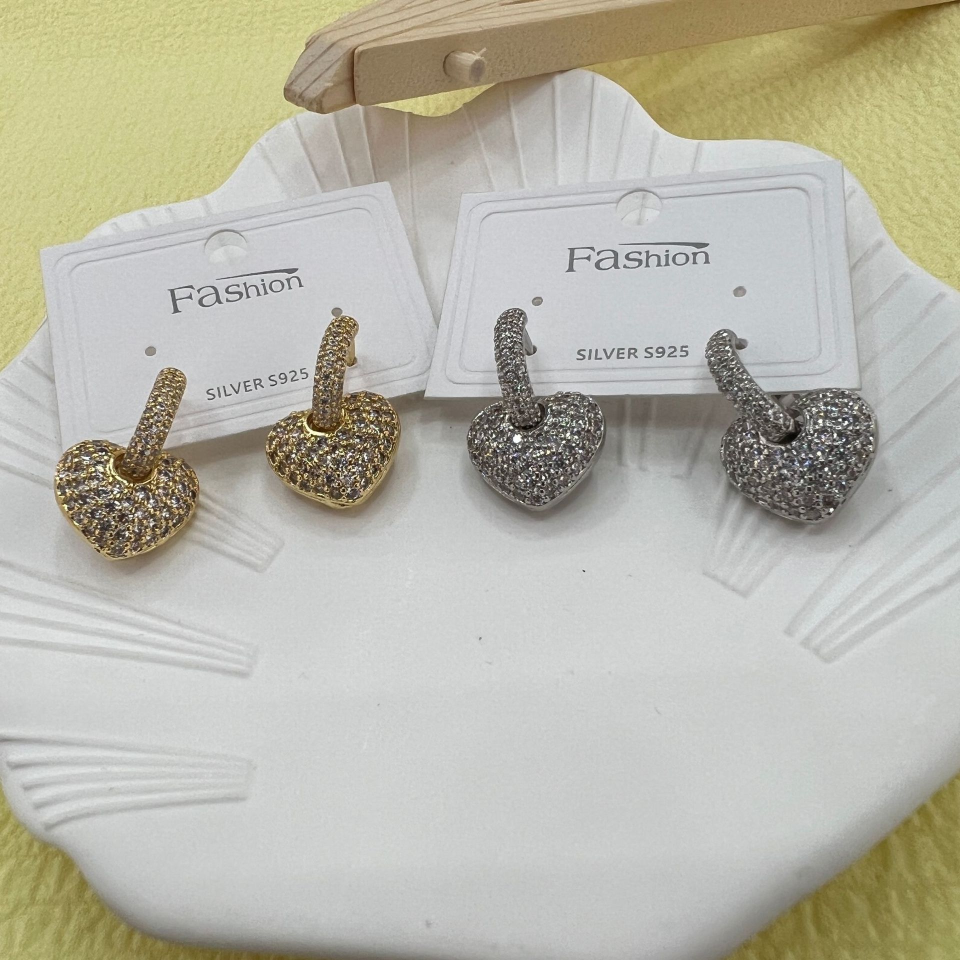 S925 Silver Needle Heart Full Diamond Nightclub trendy and stylish earrings, original micro-inlaid zircon heart ear buckles and stud earrings