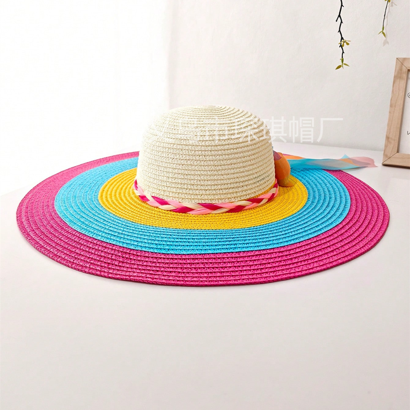 New cross-border bestsellers: Women's summer wide-brimmed straw hats, colorful striped straw woven hats, bow ribbon sun hats, seaside vacation and outdoor travel sun protection hats details Picture