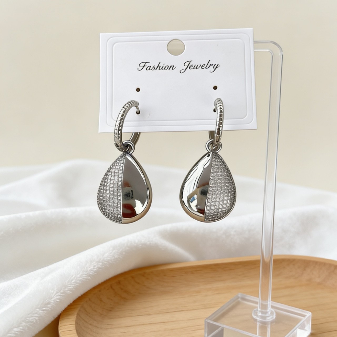 Copper-plated 18k real gold Dubai jewelry earrings with a high-end feel, circular white zircon heavy heavy water drop earrings details Picture
