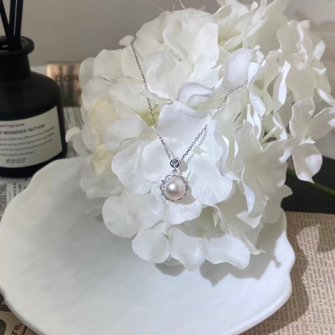 Super beautiful pearl necklace