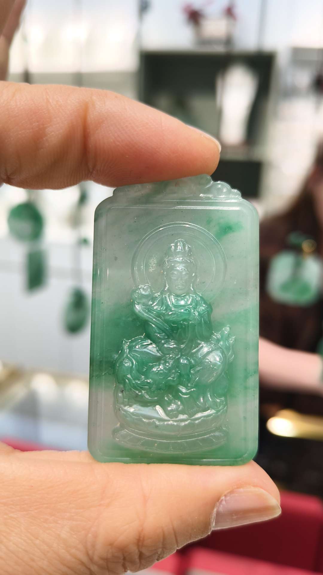 The jade pendant of Guanyin in the misty Rain, African jadeite pendant and necklace, is made of natural jade