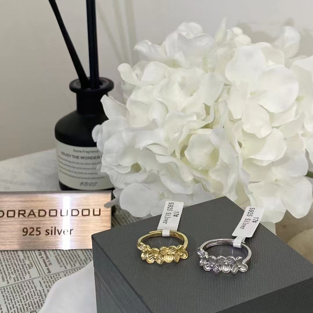 Flower-patterned ring