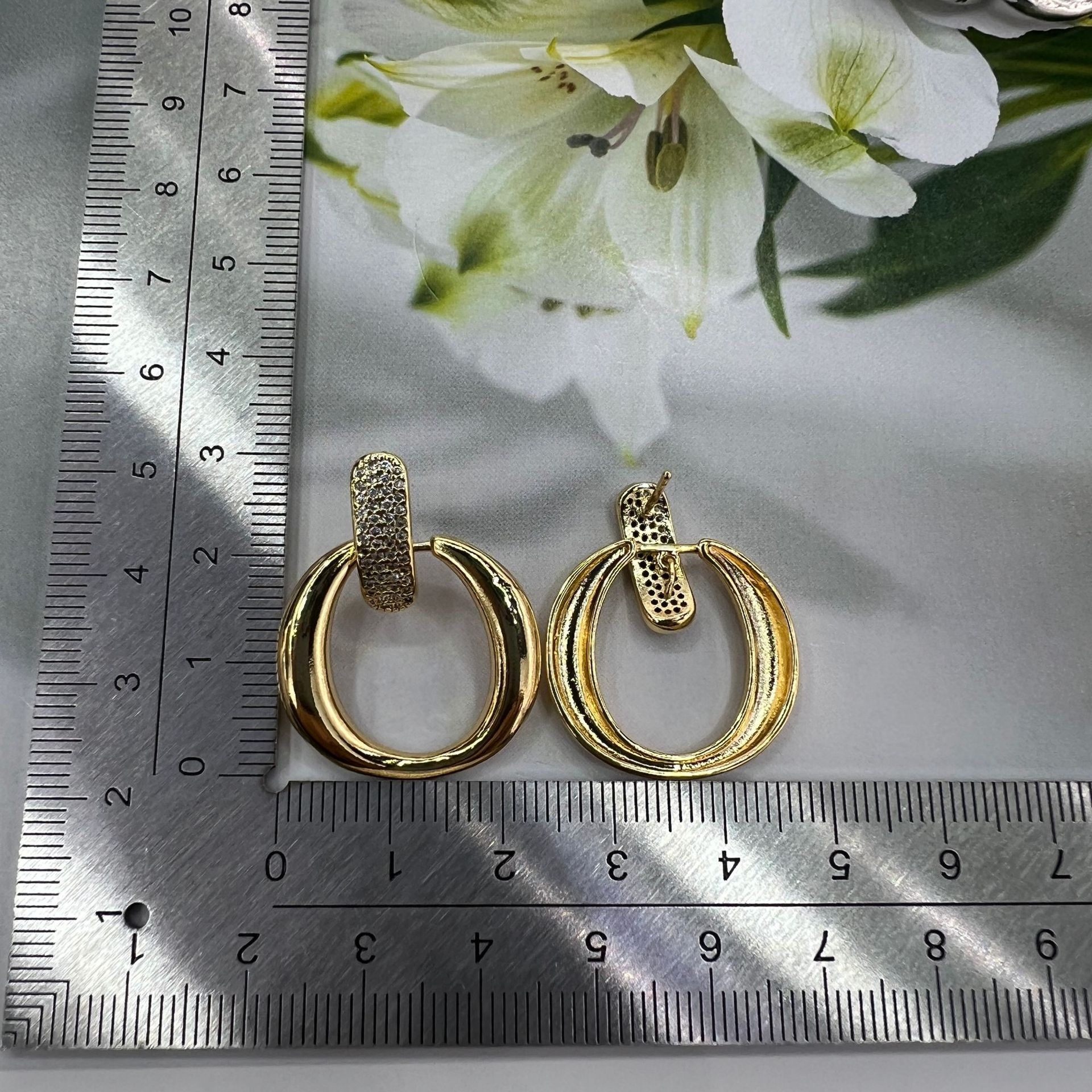 Chao S925 Silver Needle Korean version Elegant pure Copper gold-plated zircon micro-inlaid stud earrings Fashionable lady Full diamond small earrings accessory Application Scenario
