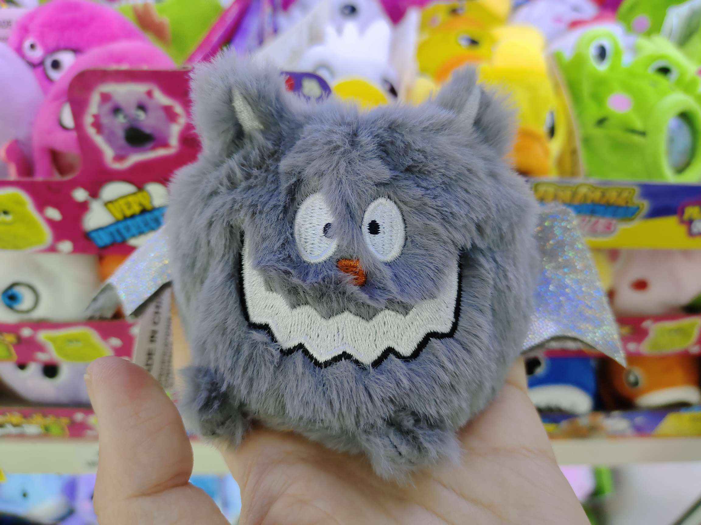 New best-selling Halloween plush stress-relieving ball toys, squeeze popping beads, bat ghost, spider mixed and molded children's toys Specification image