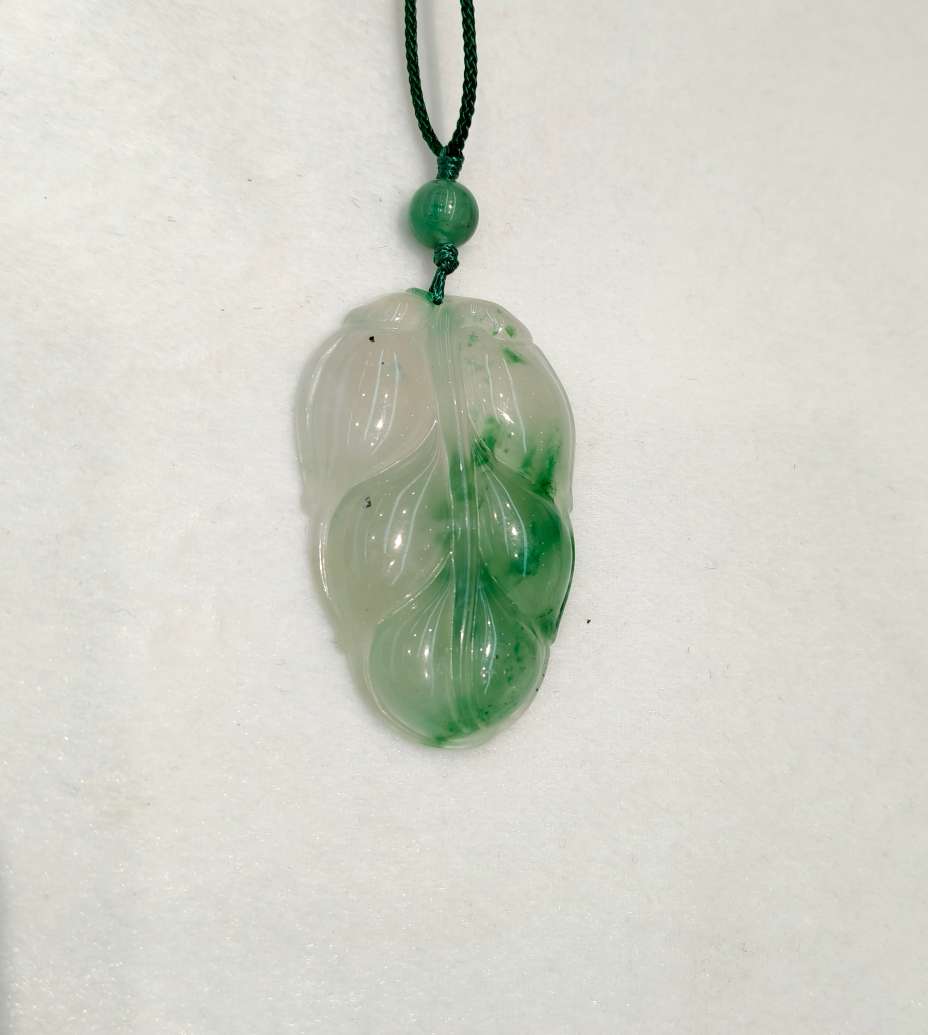 "Smoke and Rain Non-jadeite Pendant, high-end African jadeite natural jade pendant, large pendant for family business.