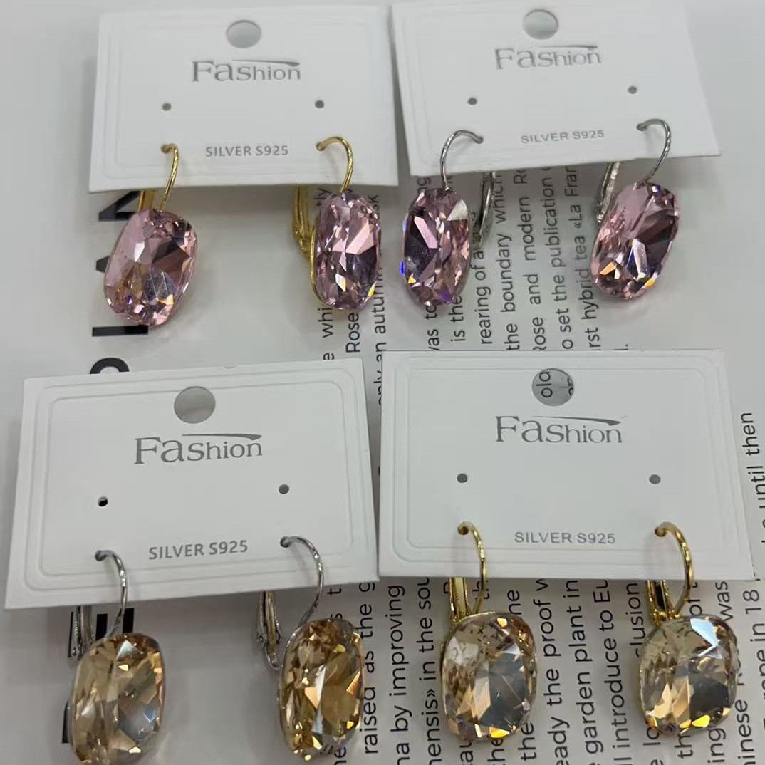 Light luxury and high-end crystal rock sugar square French ear buckles, simple and exquisite niche design earrings, fashionable earrings for women Specification image