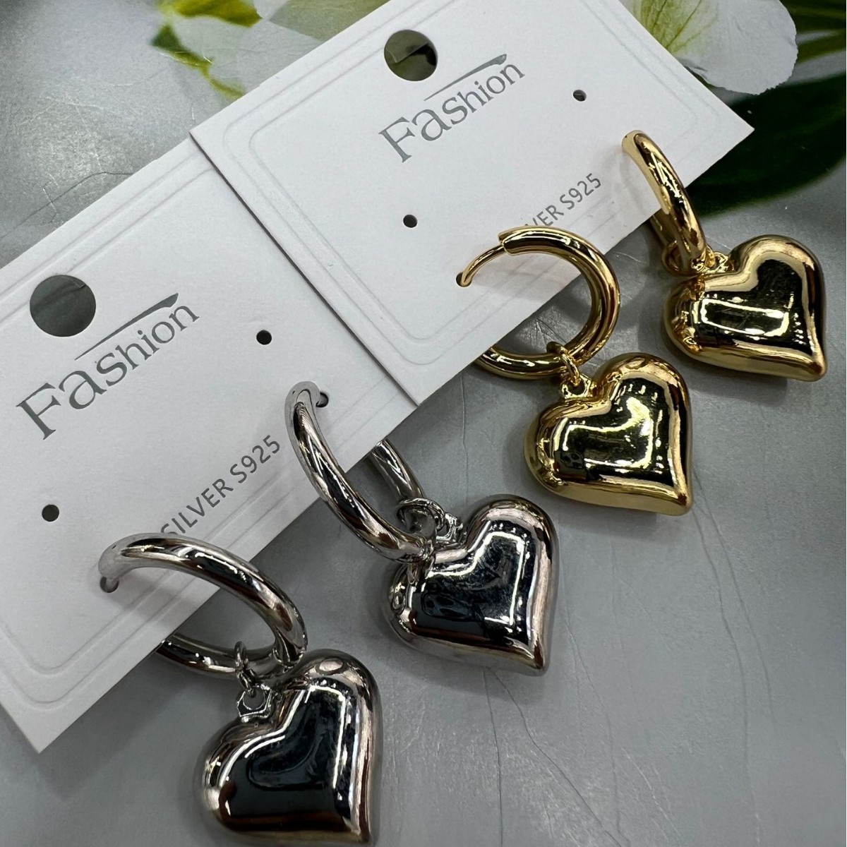 Trendy cross-border European and American export metal style heart-shaped smooth ear buckles, pure copper gold-plated earrings, golden high-end earrings details Picture