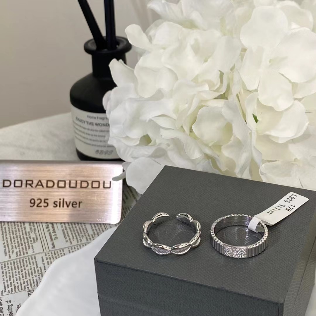 A simple 925 silver ring
