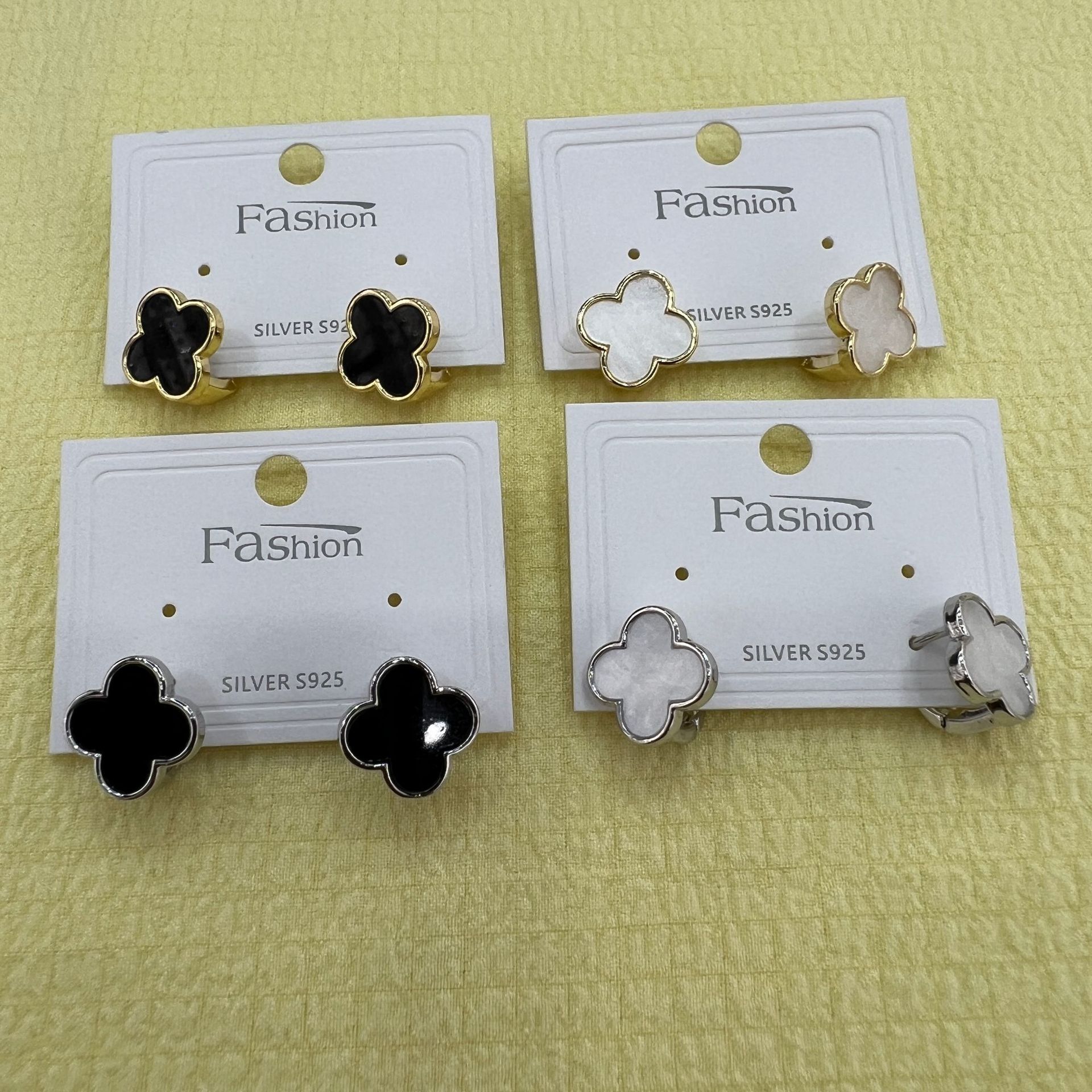 New trendy four-leaf clover stud earrings for girls' high school version s925 silver needle non-allergenic natural white mother-of-pearl agate earrings
