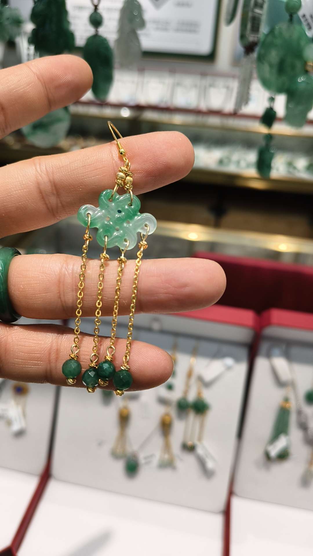 Natural African emerald ancient-style jade earrings and pendants from the misty rain details Picture