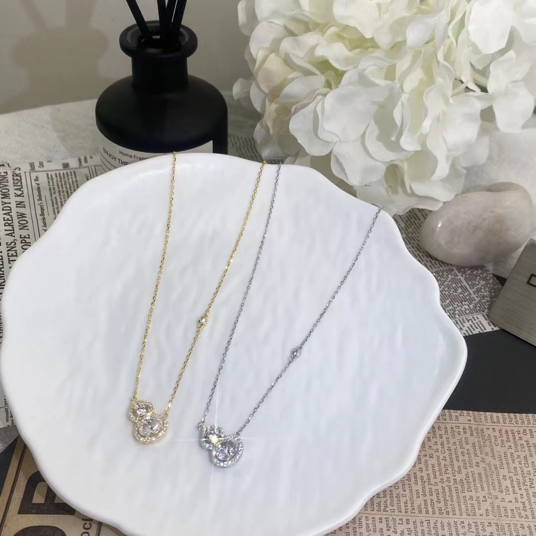 Diamond gourd necklace