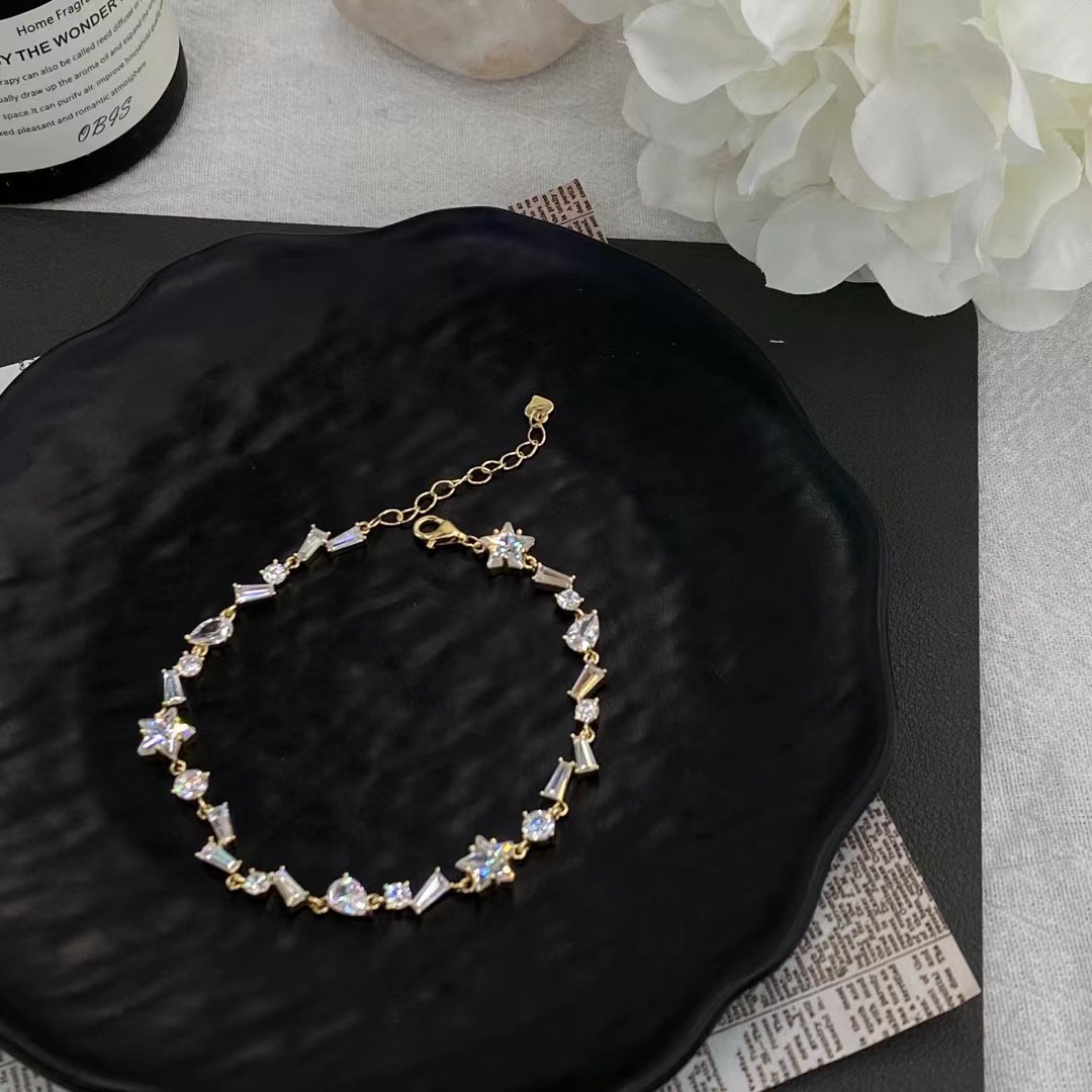 Irregular diamond bracelet