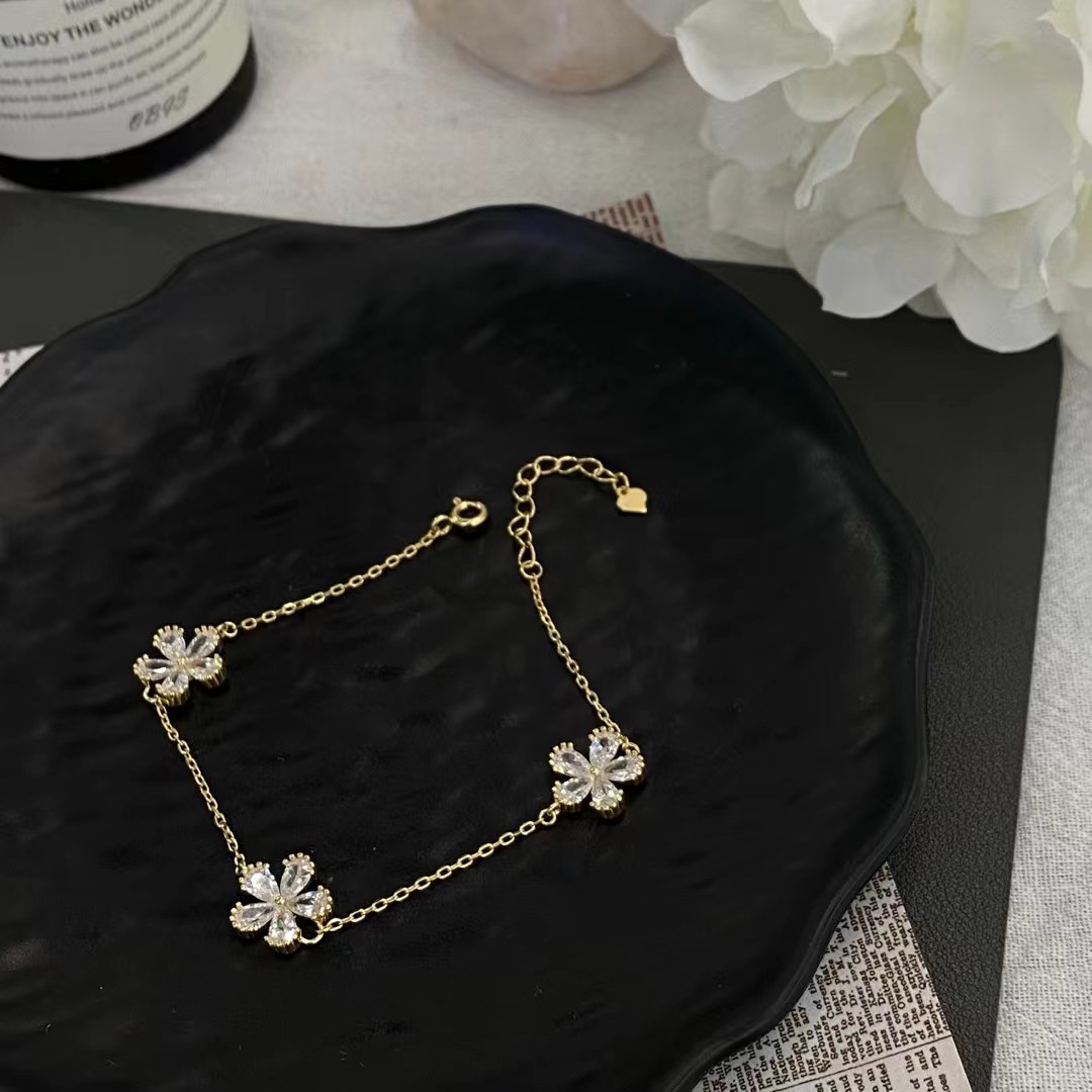 A diamond-patterned bracelet