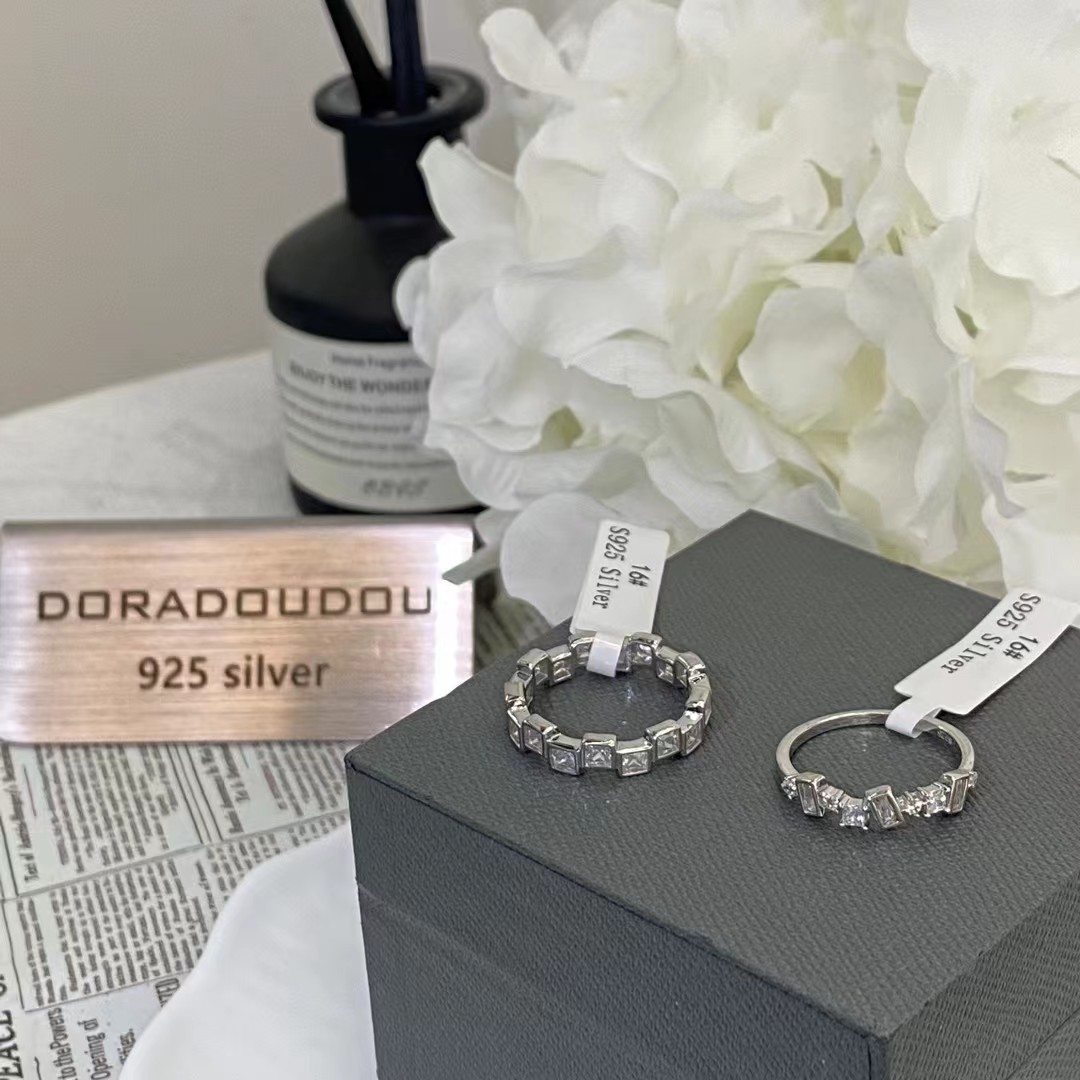 Cube sugar diamond ring