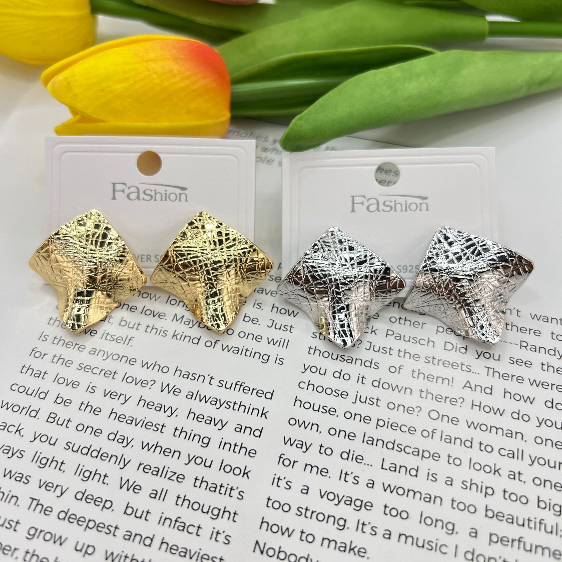 Copper-plated real gold, European and American geometric square irregular diamond pattern earrings, new high-end women's stud earrings, silver needles