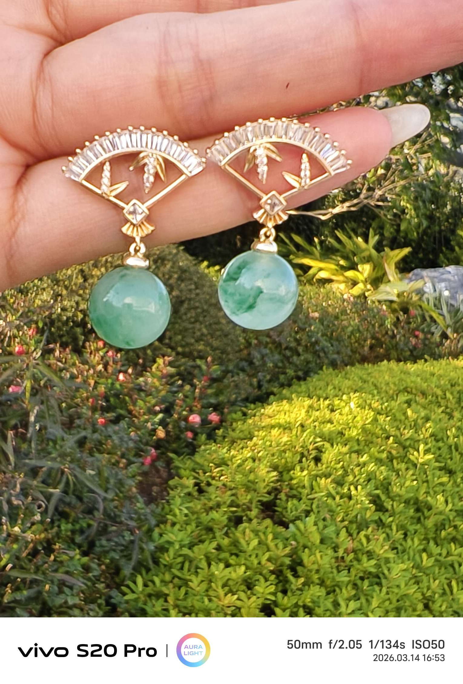 African jade earrings, long and elegant women's accessories, stud earrings, long and elegant women's exotic charm Application Scenario