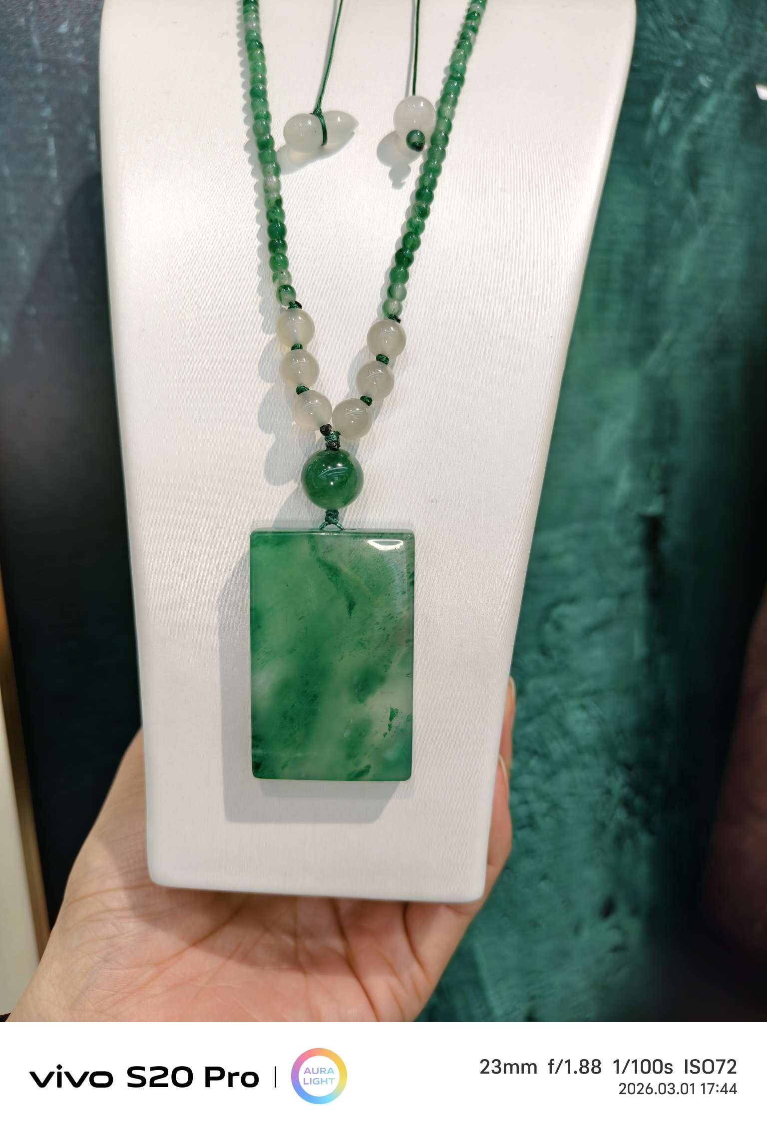 "Yanyu Feicui Natural African Jade Pendant, Safe and Sound brand pendant. Specification image