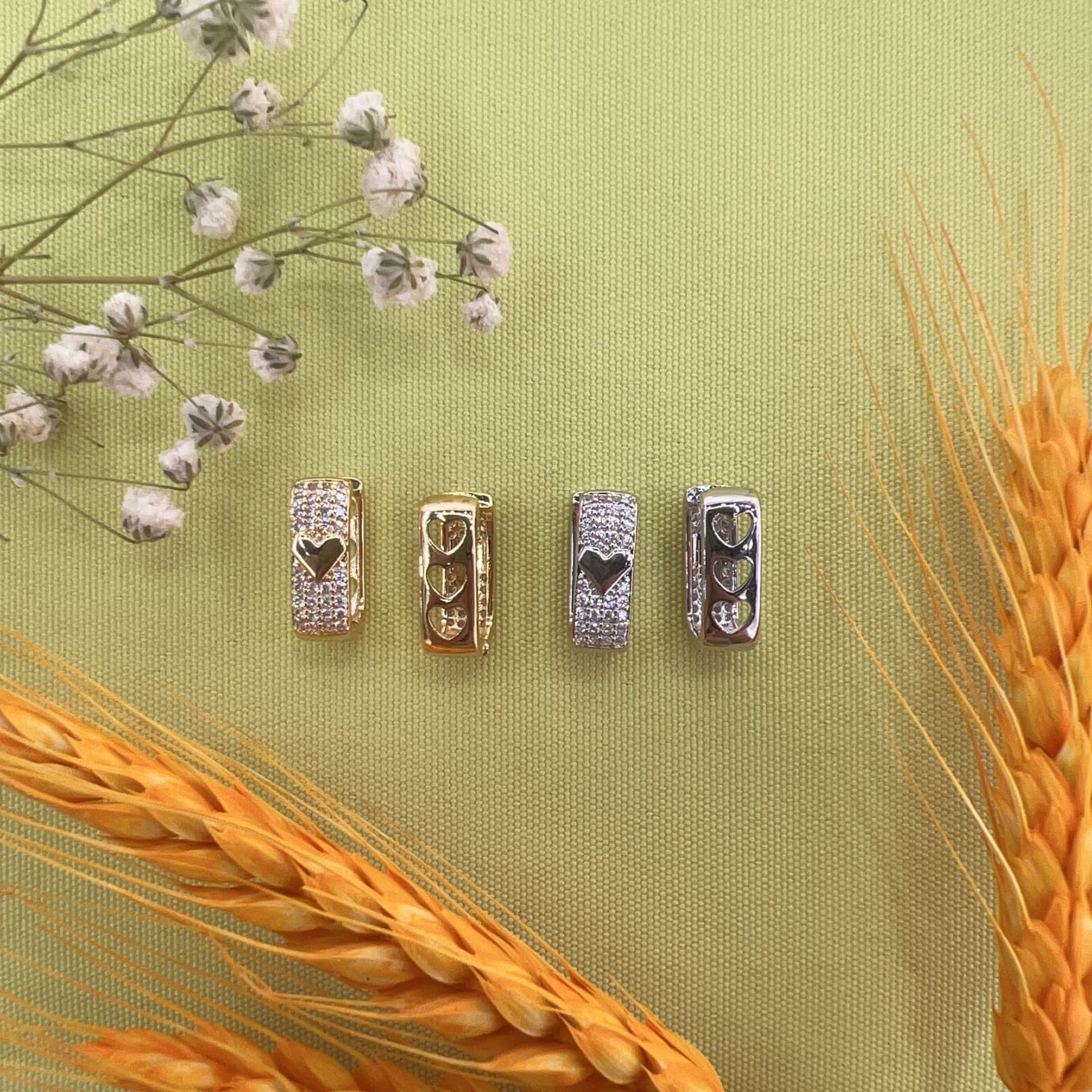 Trendy ear buckles, French niche high-end heart-shaped earrings, a new trendy S925 stud accessory with Korean charm and Internet celebrity appeal