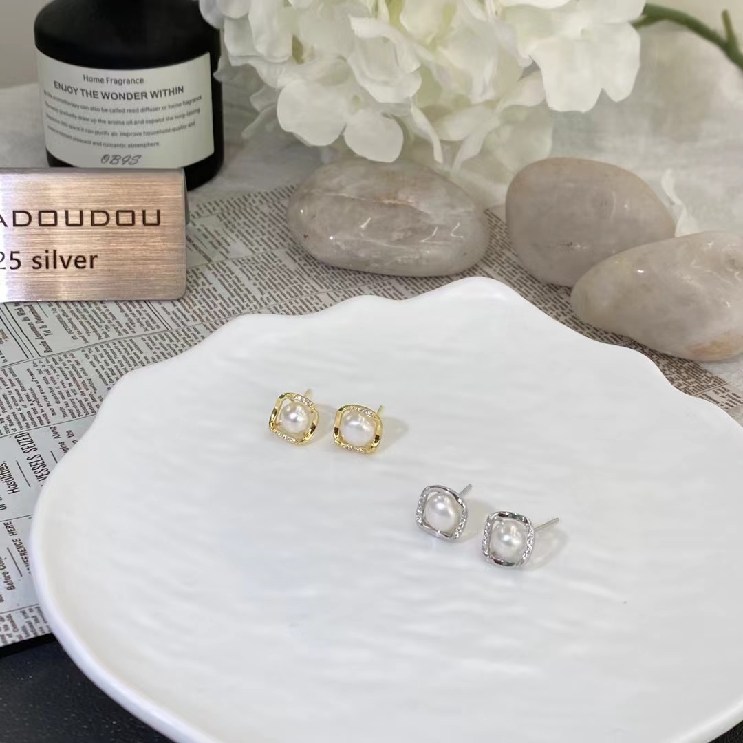 Full diamond pearl earrings