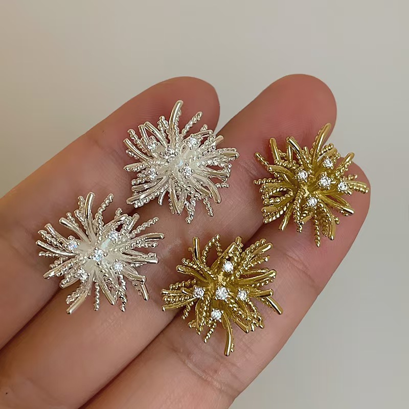 Zircon metal dandelion stud earrings for women, Korean niche, exquisite, fashionable, individual, elegant and versatile earrings and earrings Application Scenario
