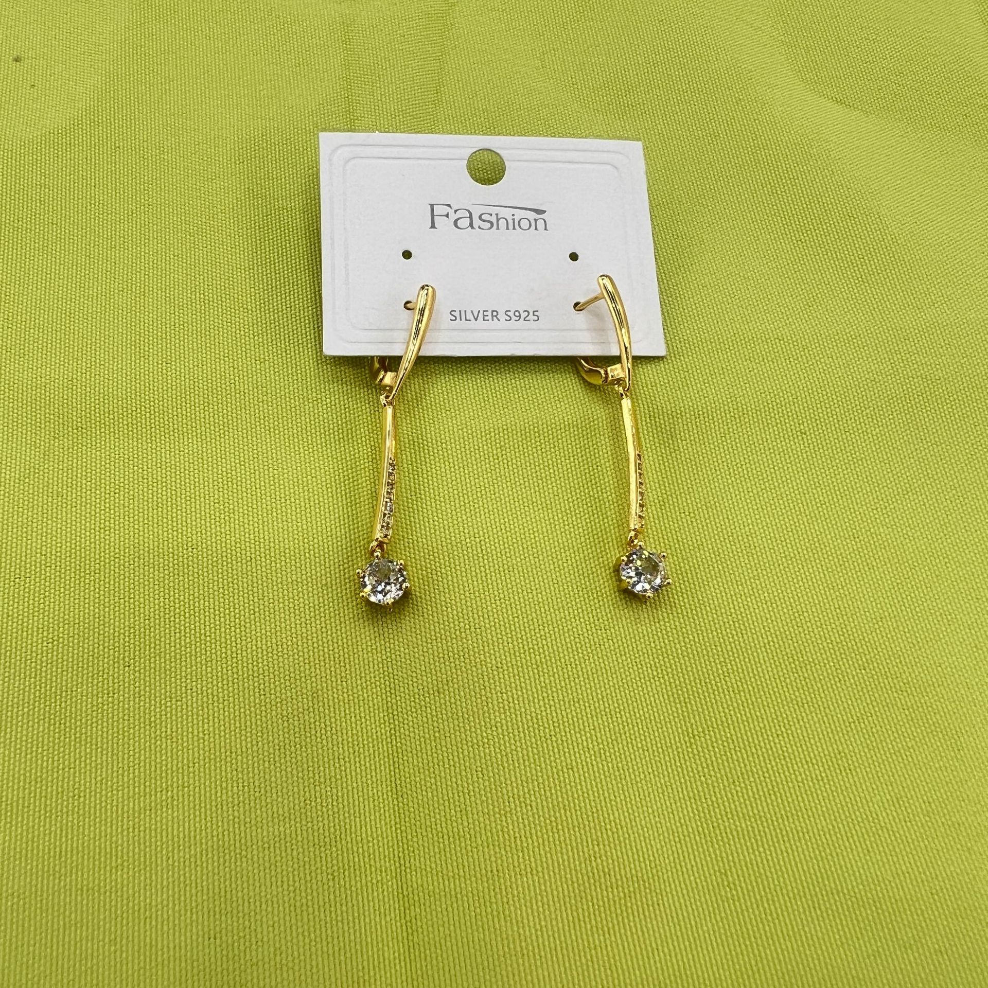 Wholesale of popular new European and American trend products, pure copper creative three-dimensional long, slimming ear, cross-border export tassel jewelry Specification image