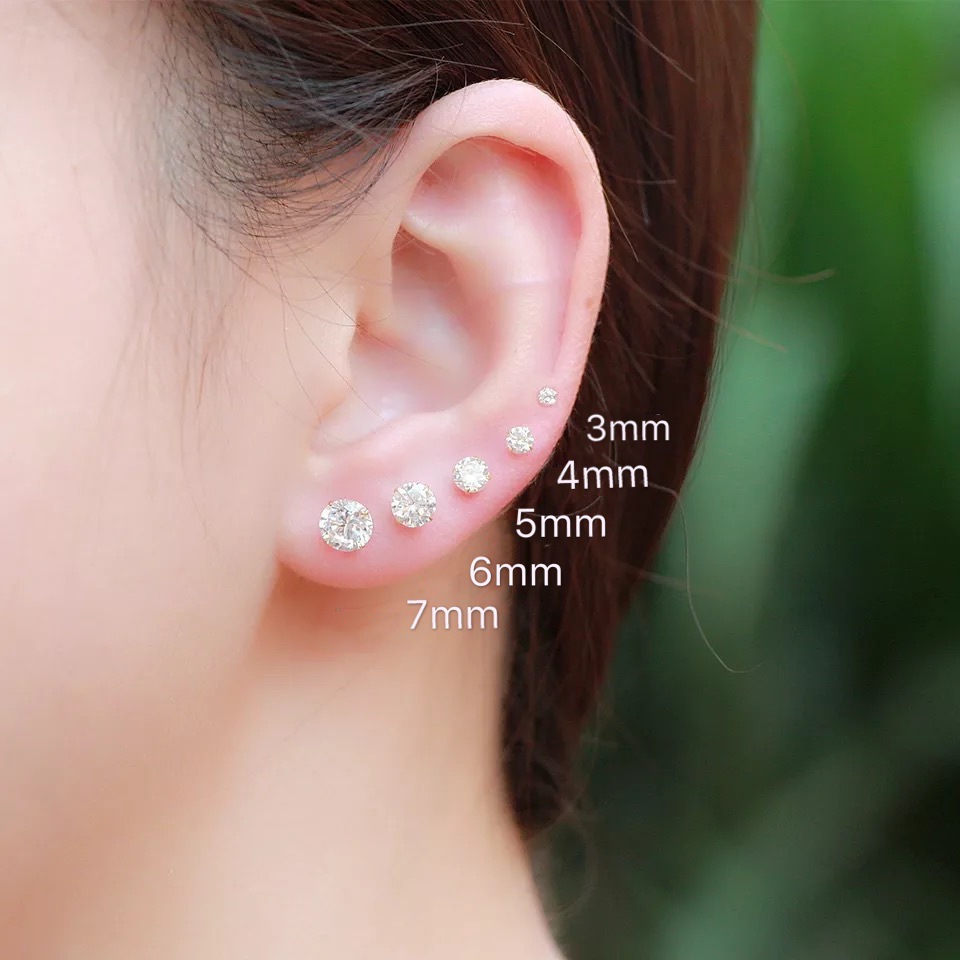 S925 sterling silver four-pronged zircon ear studs detail image 2